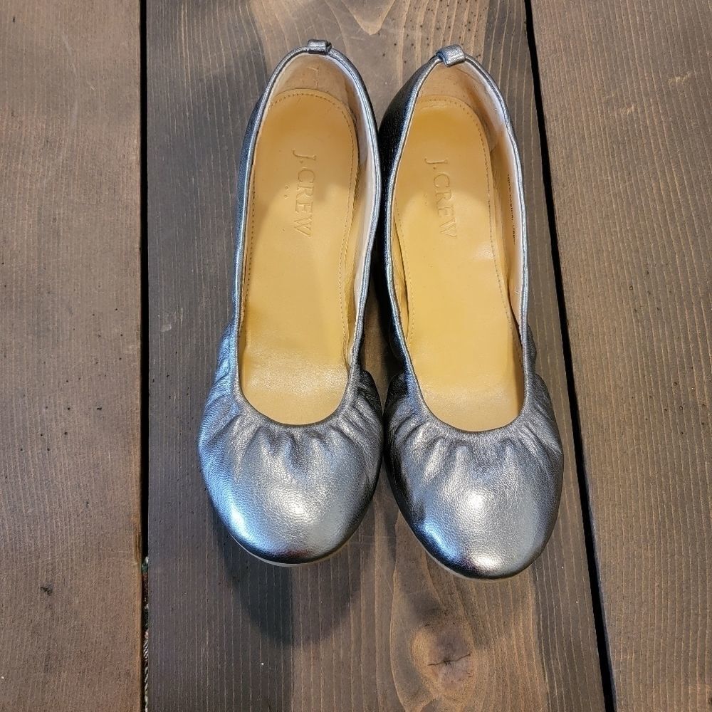 J. Crew Silver Metallic Flats Leather size 5.5